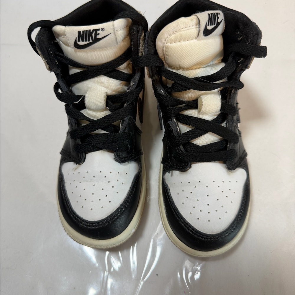 Nike Kids Black and White Sneakers